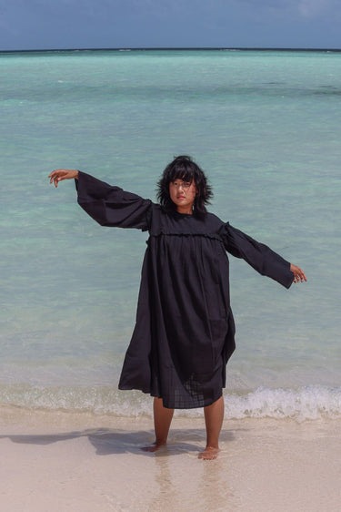 Vaadi black